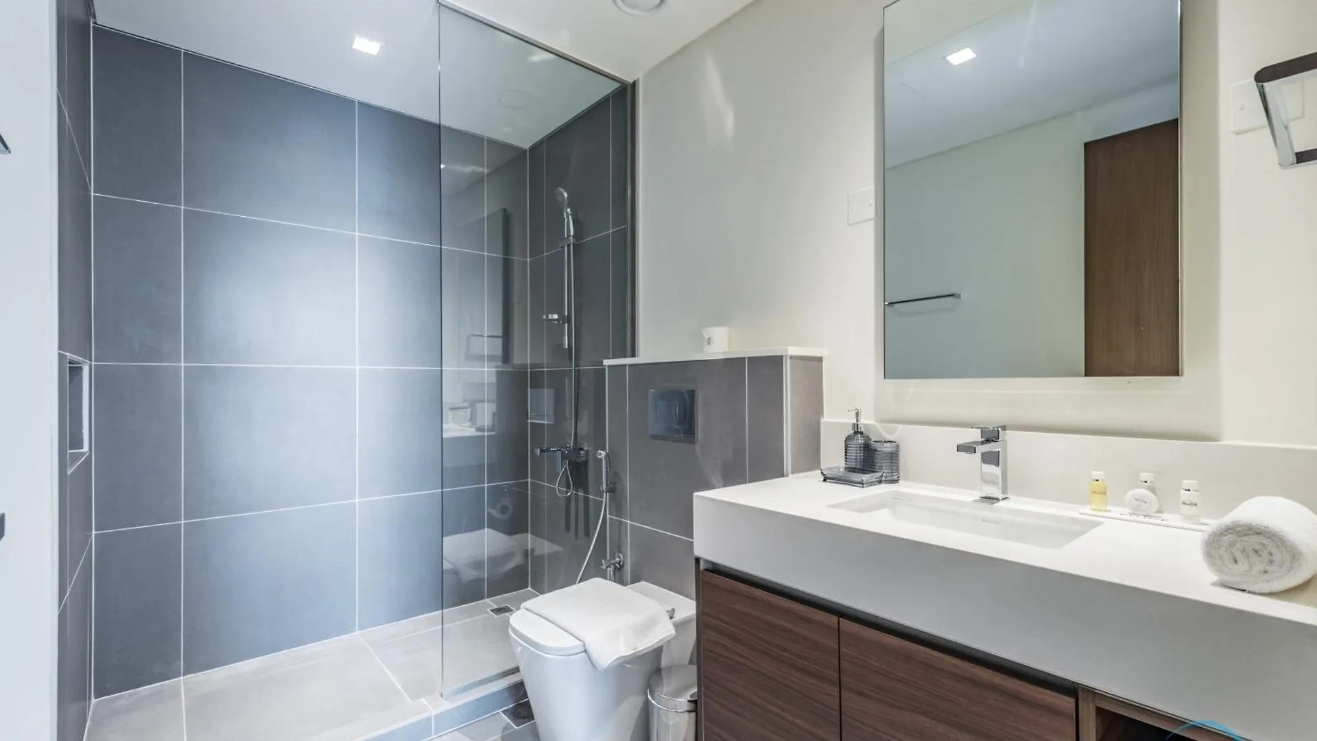 Apartment Stunning 3Br With Assistant Room In Creek Edge Tower 1, Dubai Creek Harbor By Deluxe Holiday Homes United Arab Emirates