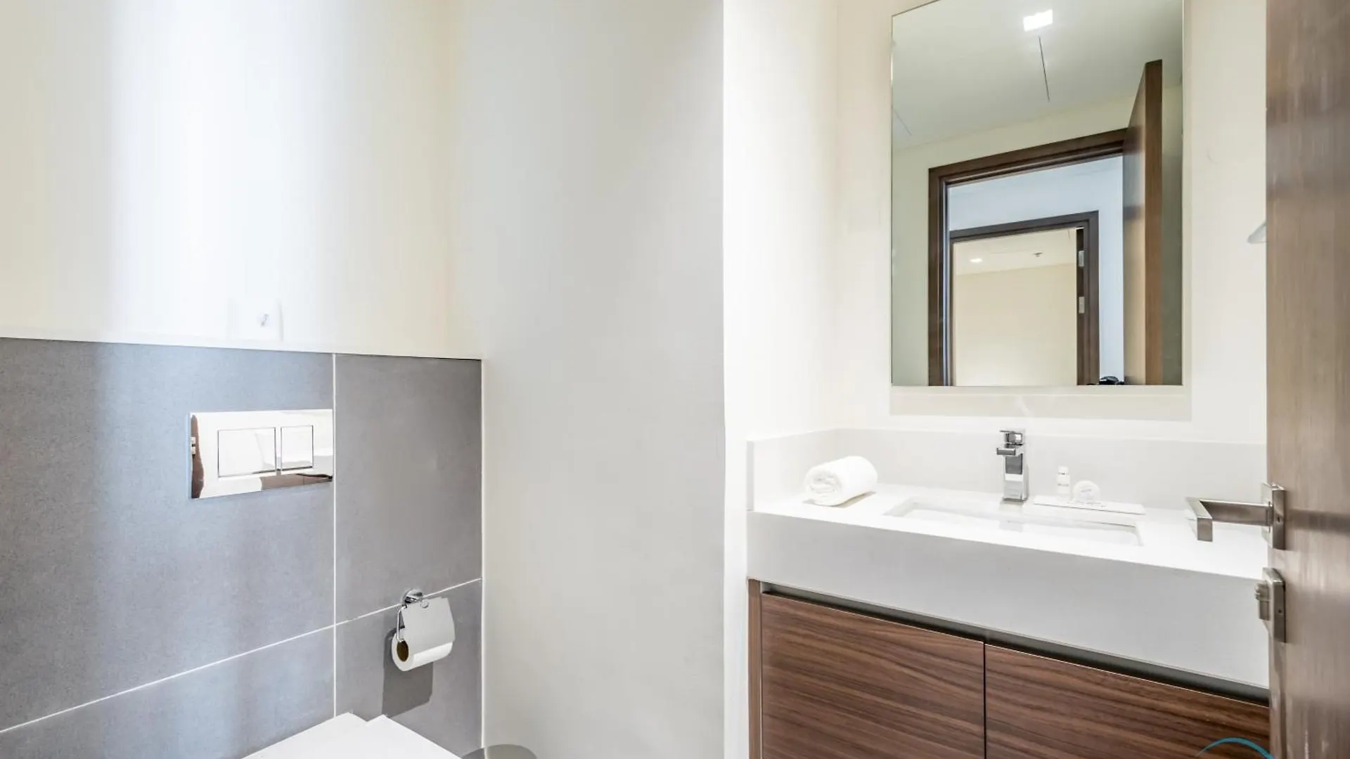 Stunning 3Br With Assistant Room In Creek Edge Tower 1, Dubai Creek Harbor By Deluxe Holiday Homes Apartment