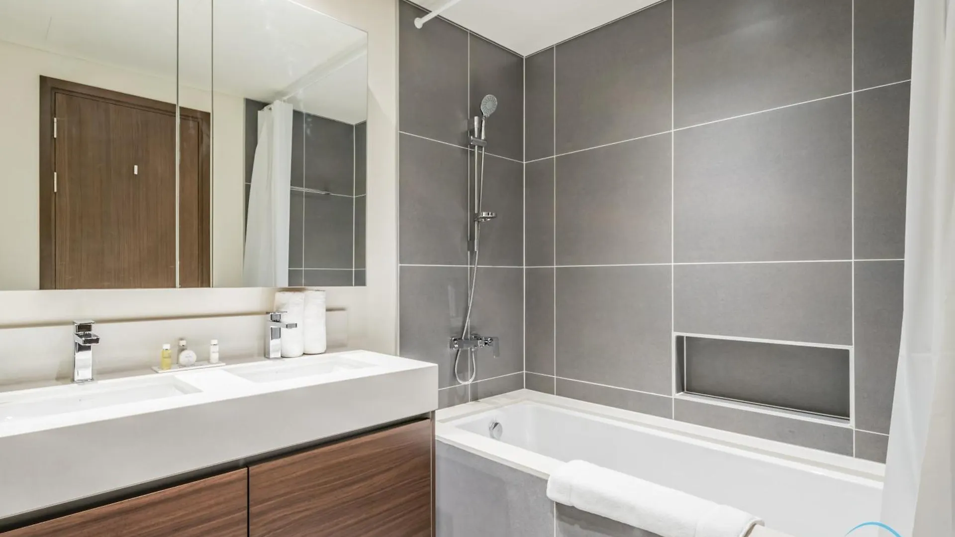 Stunning 3Br With Assistant Room In Creek Edge Tower 1, Dubai Creek Harbor By Deluxe Holiday Homes 0*,